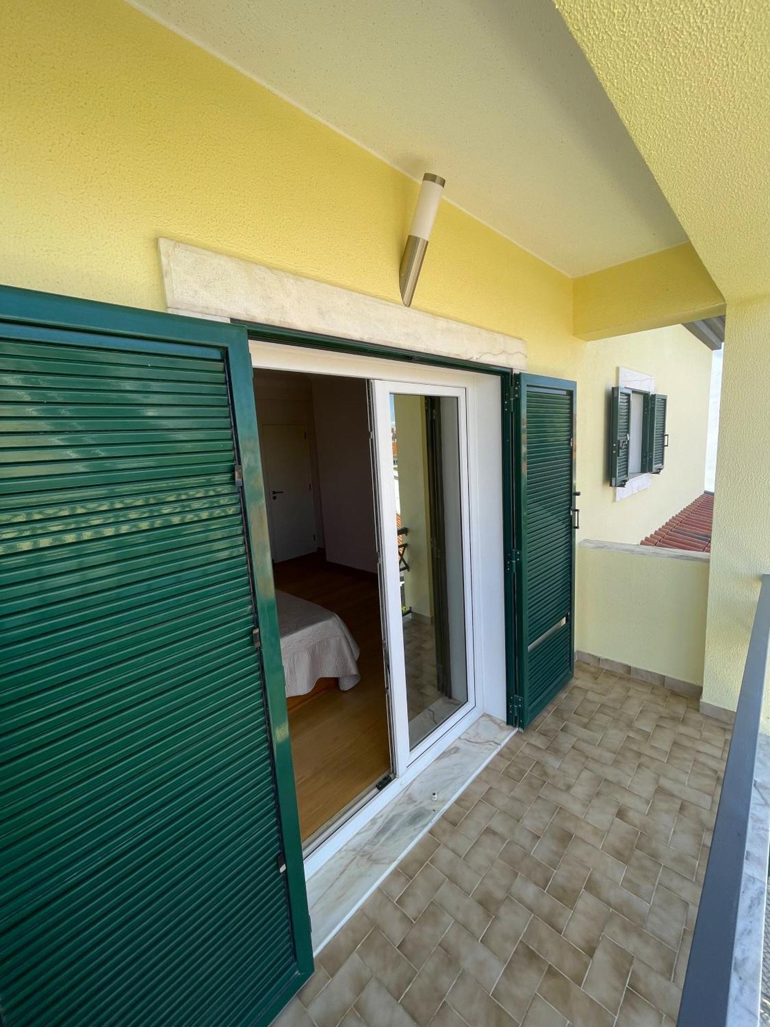 Lolik Villa Sobreda Luaran gambar